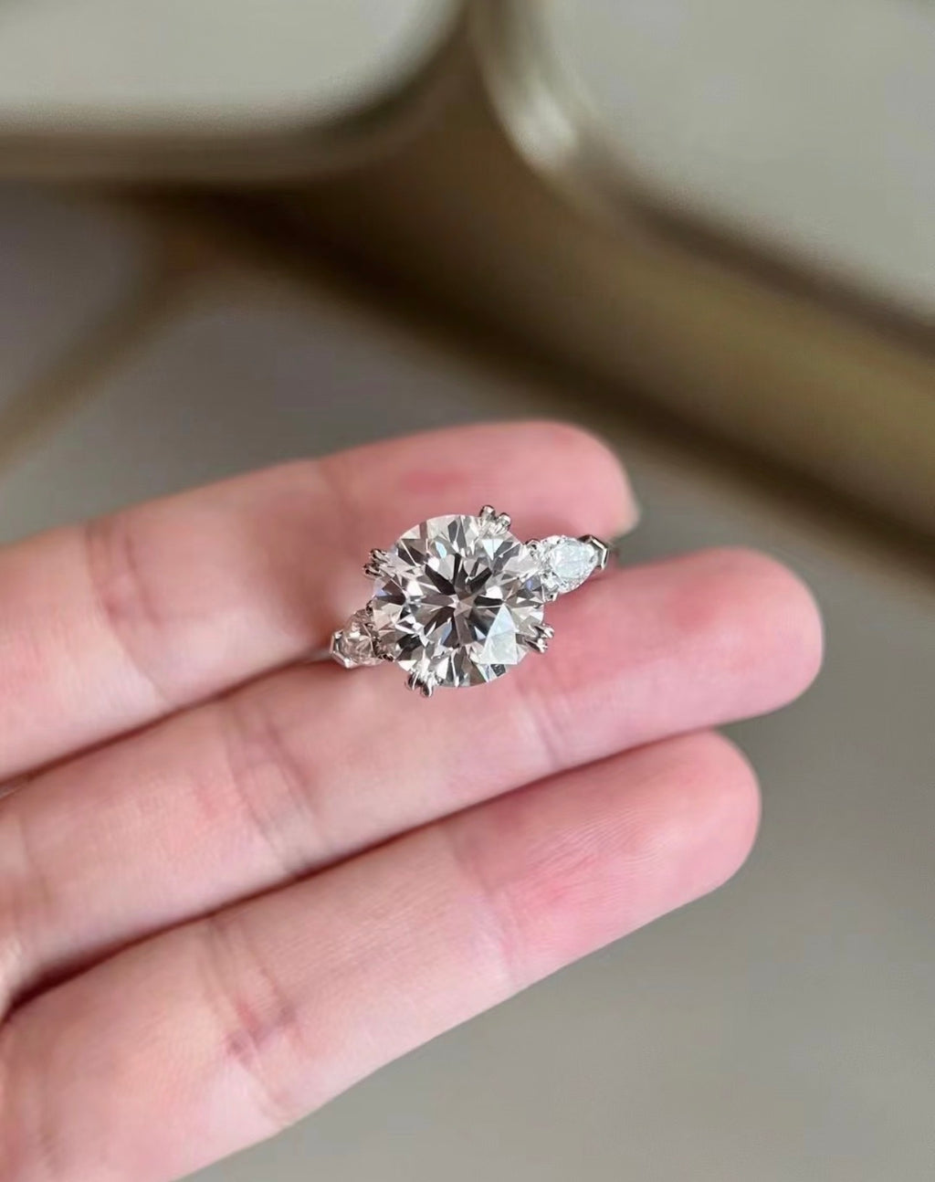 2.9ct Round Lab Grown Diamond Ring with IGI Certificate