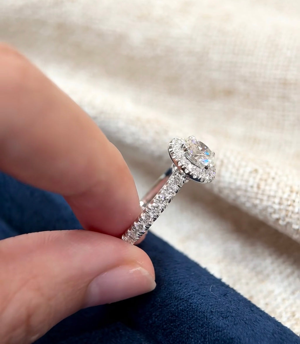 0.9ct Round Lab Grown Diamond Halo Ring with IGI Certificate