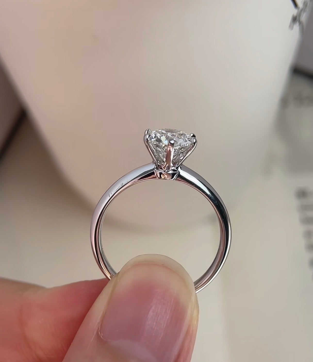 1ct Round Lab Grown Diamond Ring with IGI Certificate